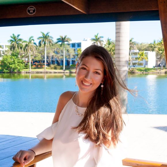 Meet your Posher, Rebecca - Picture 1 of 1